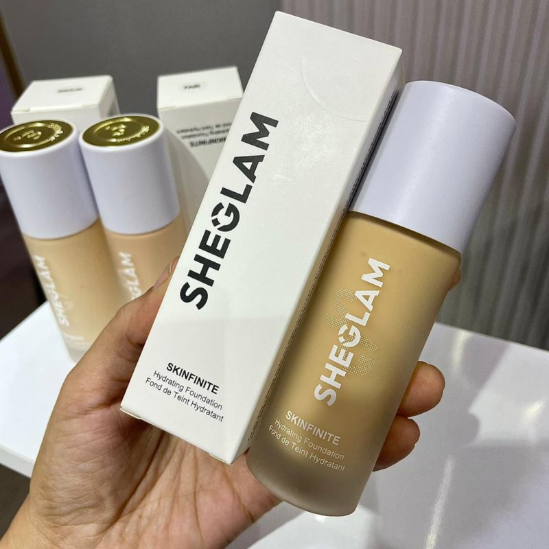 BASE SHEGLAM MATTE FOUNDATION